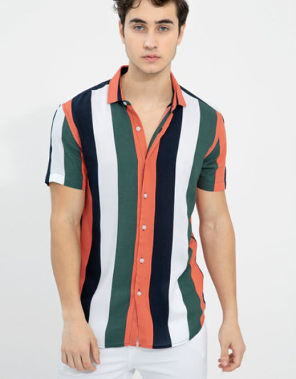 Men Regular Fit Striped Cut Away Collar Casual Shirt