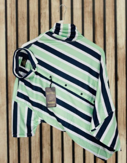 Men Regular Fit Striped Cut Away Collar Casual Shirt