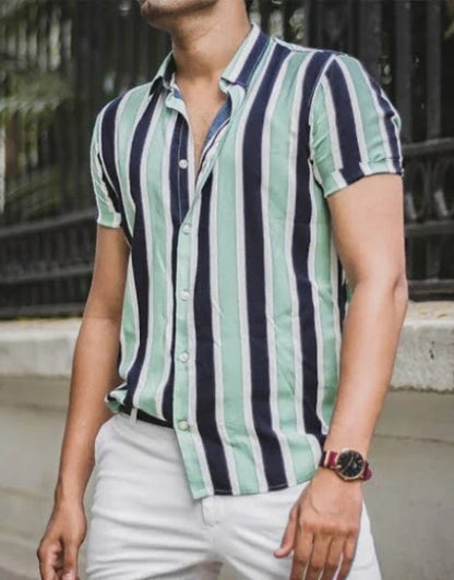 Men Regular Fit Striped Cut Away Collar Casual Shirt